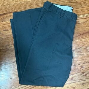 Dockers men’s straight fit gray pants sz 36/32